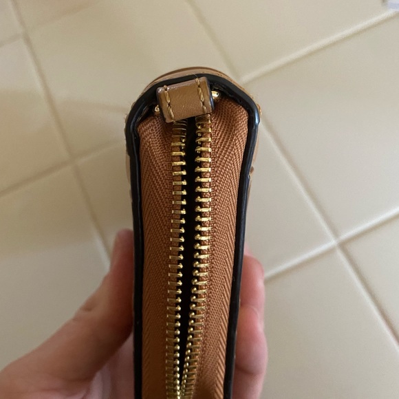 Michael Kors wallet - Picture 7 of 7